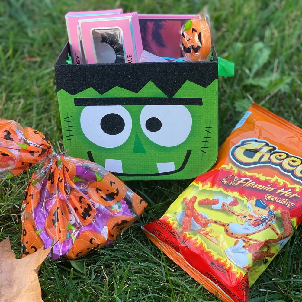Spooky Baskets - Picture 3 of 3